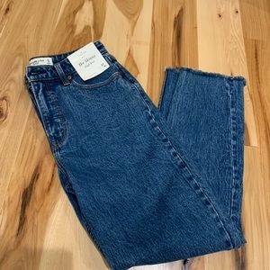 BRAND NEW skinny jeans